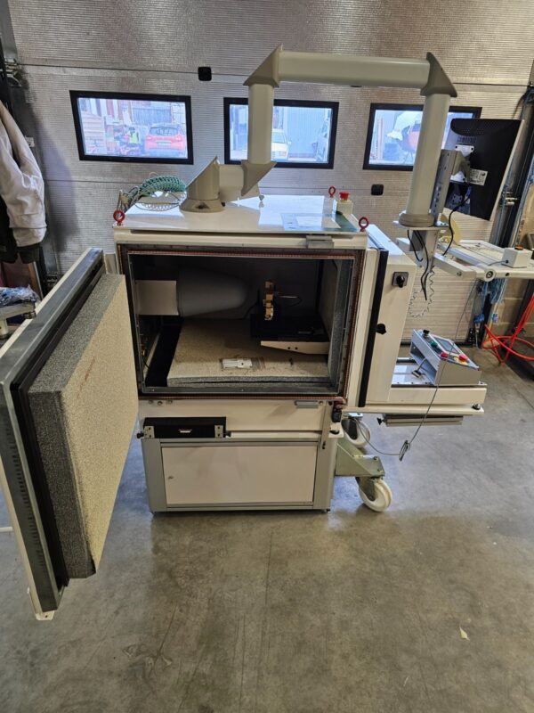 ORBIS EMC Test Chamber Euroshield + Log Periodic Antenna HL025 System