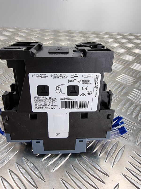 10-832.jpg Siemens 3RT 2025-2BB40 Sirius Contactor