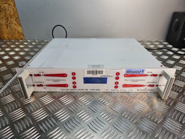 10-870.jpg HYTEM LTE HO Simulator 700-2700MHz Attenuator 5 (05-02-242) – Powers On