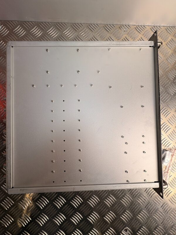 10-890.jpg JFW Industries 50PA-557 N Programmable RF Attenuator 700-3000 MHz Rack Unit 1551