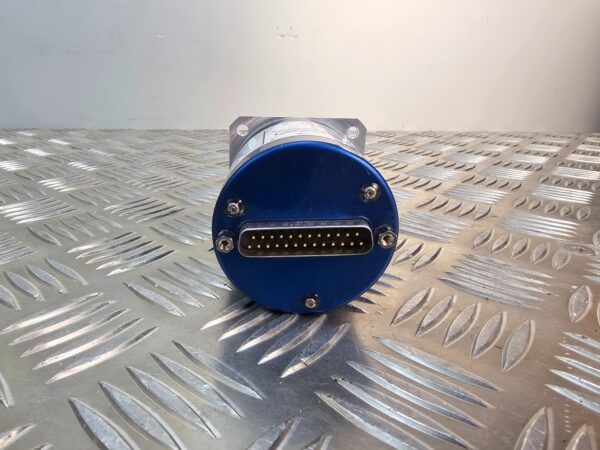 10-928.jpg Radiall R584403263 RF Microwave Switch 0–18GHz 28V Multi-Port