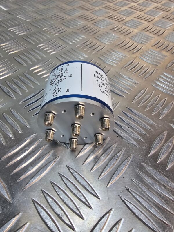 Radiall R574413610 RF Coaxial Switch SP6T 0–18GHz 28V