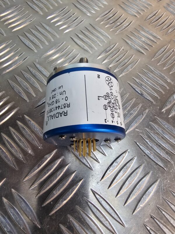 Radiall R574413610 RF Coaxial Switch SP6T 0–18GHz 28V