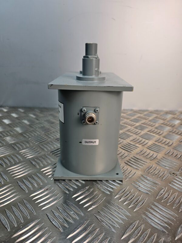 10-957.jpg Coleman Microwave 942.6 MHz RF Cavity Bandpass Filter P/N 507725
