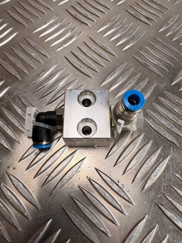 Industrial Pneumatic Air Distribution Block GN65-20-72 w/ Festo Push Fittings