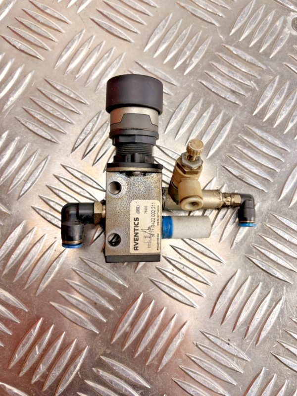 10-256.png Aventics R422002211 Pneumatic Push Button Valve Assembly Made in France