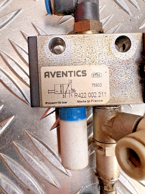 10-260.png Aventics R422002211 Pneumatic Push Button Valve Assembly Made in France