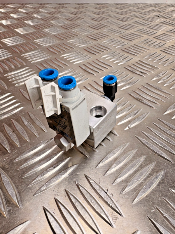 Festo VFOF-LE-BAH-G18-Q6 Pneumatic Valve Module 10 Bar w/ GN65-20-72 Block