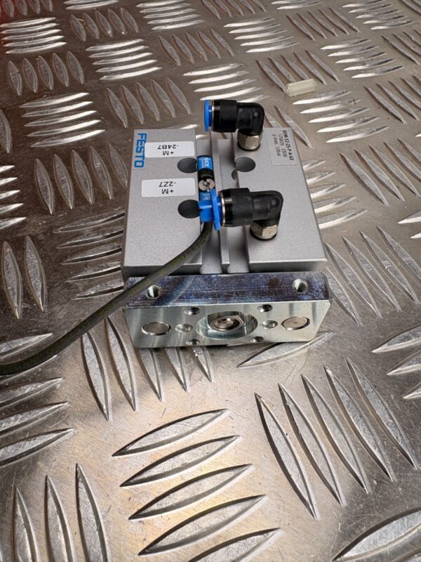 10-57.jpg FESTO DFM-12-25-P-A-GF Pneumatic Guided Cylinder w/ SICK Sensor
