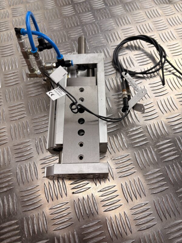 10-128.jpg Festo DGSL-25-50-PA Linear Slide w/ Balluff BMF0043 Sensors Pneumatic Assembly
