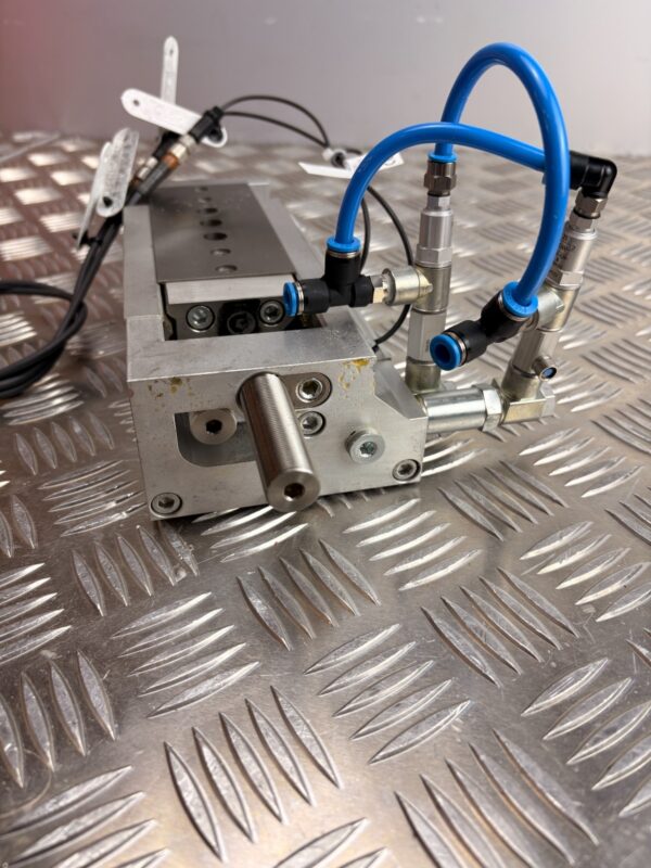 10-129.jpg Festo DGSL-25-50-PA Linear Slide w/ Balluff BMF0043 Sensors Pneumatic Assembly