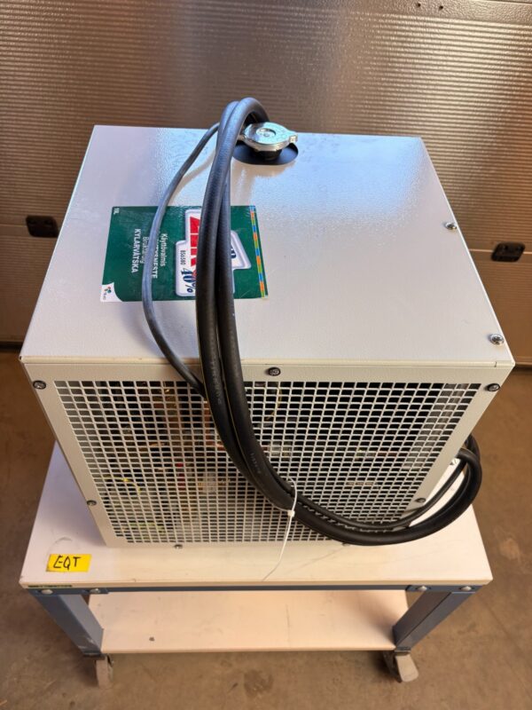 10-153.jpg Laird Thermal Systems WL 5000 Industrial Liquid Chiller 230V Cooling Unit