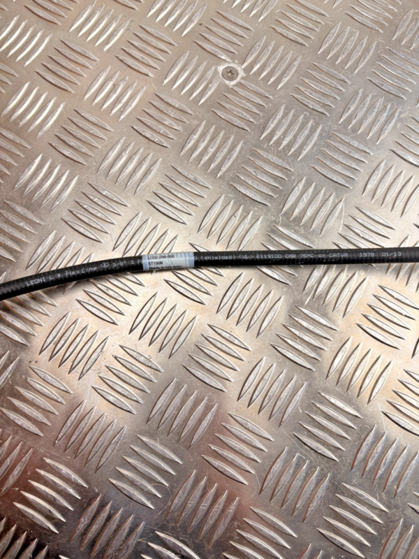 10-625.png LEONI FlexLine RF Coax Cable LC02-268-800 5T1509 0.417m Industrial Connector