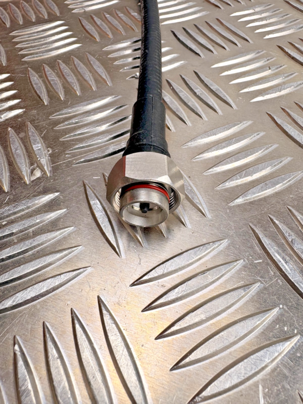 10-630.png LEONI FlexLine RF Coax Cable LC02-268-800 5T1509 0.417m Industrial Connector
