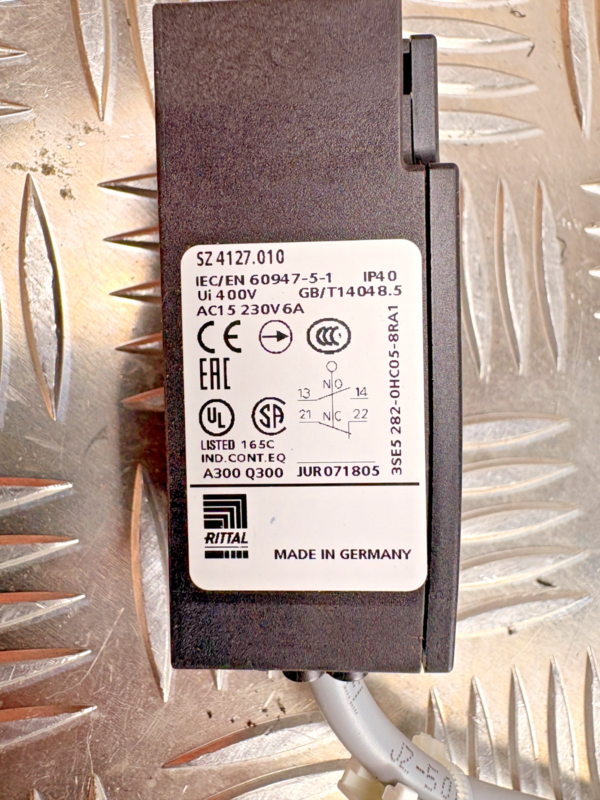 10-675.png Rittal SZ 4127.010 Safety Limit Switch IEC/EN 60947-5-1 Made in Germany