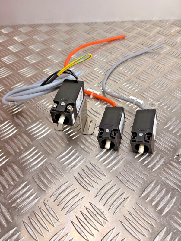 10-680.png Rittal SZ 4127.010 Safety Limit Switch IEC/EN 60947-5-1 Made in Germany