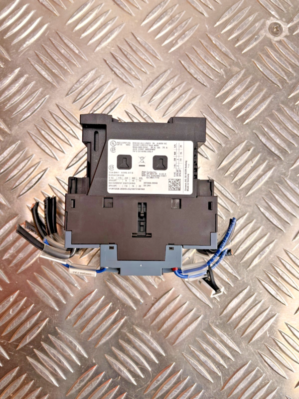 10-696.png Siemens SIRIUS 3RT2026-2BB40 Contactor