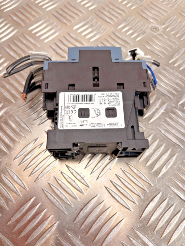 10-697.png Siemens SIRIUS 3RT2026-2BB40 Contactor