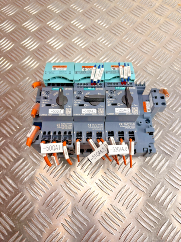 10-702.png Siemens SIRIUS Motor Starter Assembly 3RV2011 / 3RV2021 Circuit Breaker Lot