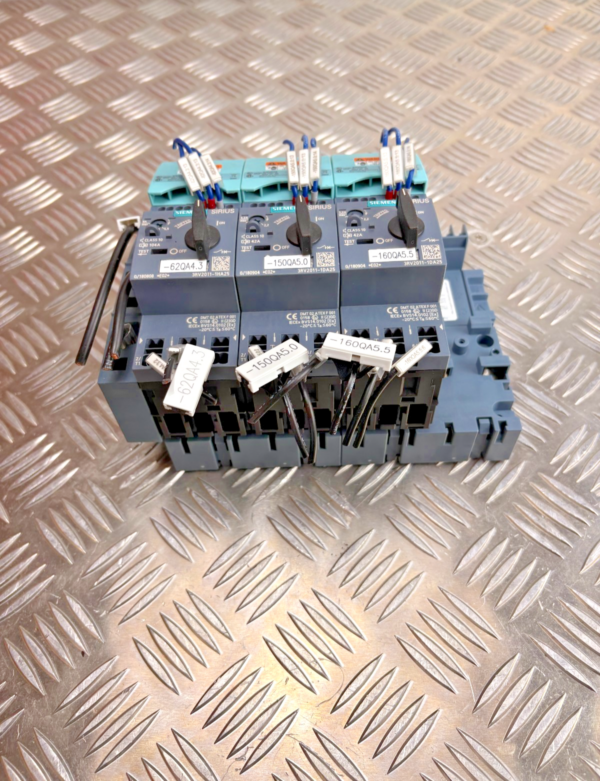 10-709.png Siemens SIRIUS 3RV2011 Motor Starter Assembly Lot 3x Manual Motor Protectors