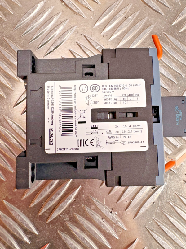 10-730.png Siemens SIRIUS 3RH2131-2BB40 Contactor Relay w/ 3RT2916-1EH00 Surge Suppressor