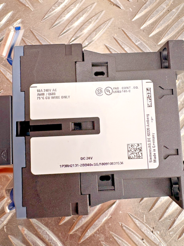 10-732.png Siemens SIRIUS 3RH2131-2BB40 Contactor Relay w/ 3RT2916-1EH00 Surge Suppressor