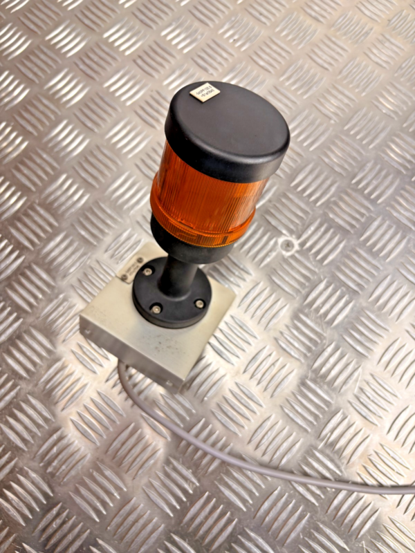 10-737.png WERMA 64081000 Amber Signal Beacon Warning Light IP65 Type12 Pole Mount