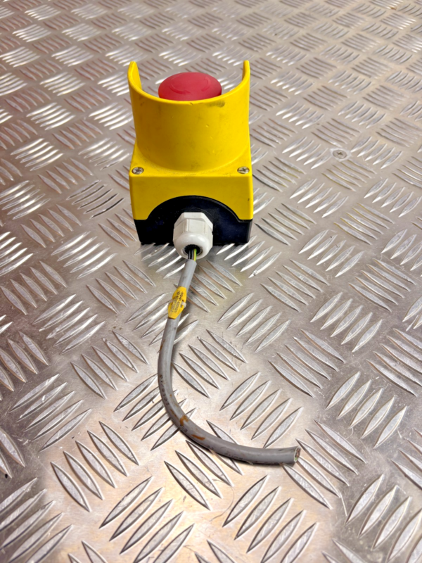 10-742.png Siemens 3SU1801-0AA00-0AC2 Emergency Stop Push Button Station IP69 E-Stop