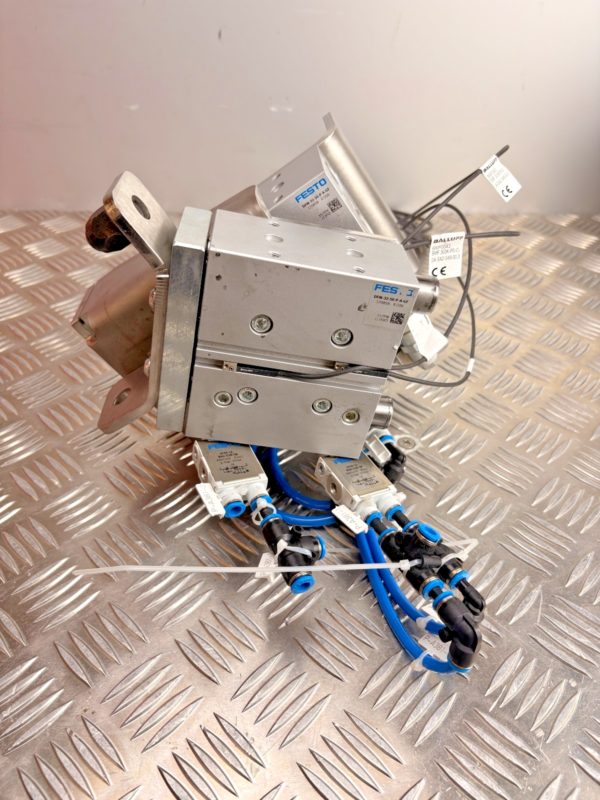 Festo Pneumatic Gripper Assembly VFQF-LE-BAH-G18-Q6 w/ Sensors & Mount