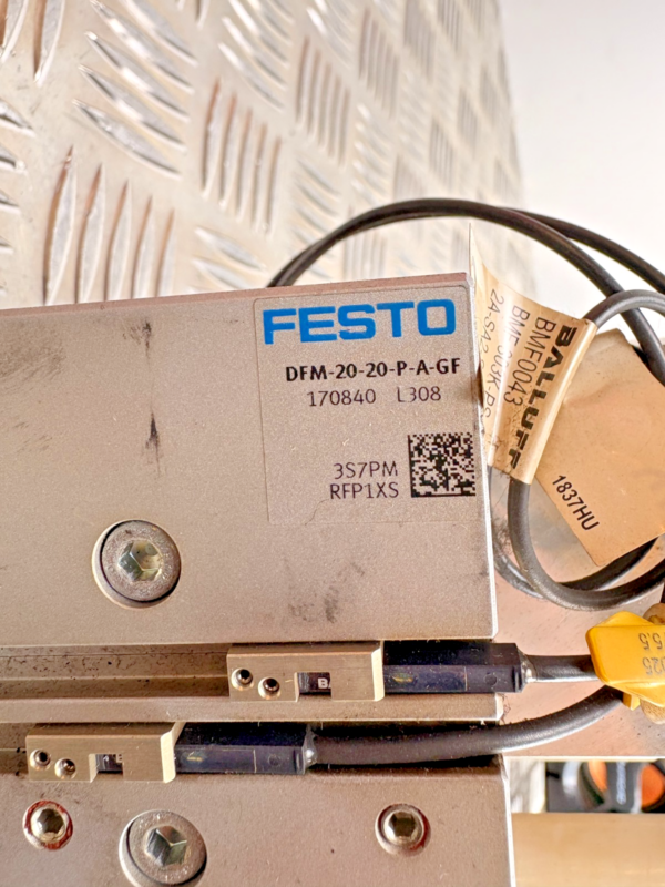 Festo DFM-20-20-P-A-GF Linear Guided Pneumatic Gripper Assembly w/ Balluff Senso