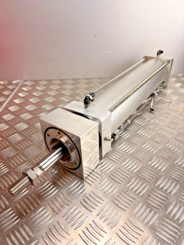 10-779.png SMC MDBB100-410-DCL/159L Large Bore Pneumatic Cylinder Actuator Japan
