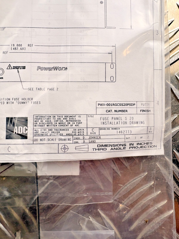 10-831.png ADC PowerWorx PWX-001RGCSS20PSDP Fuse Panel S20 -24/-48VDC 65A 20 Position Rack