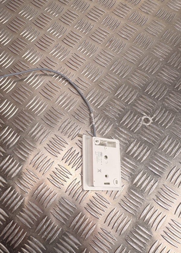 10-853.png JUMO 902520/10 Pt100 Temperature Sensor Probe 1x Pt100 Industrial Wall Sensor