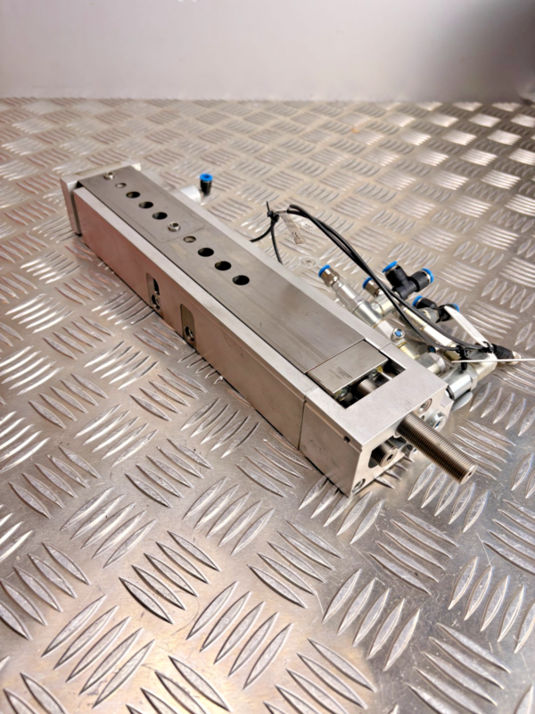 Festo DGSL-20-150-C-PA Pneumatic Linear Slide Cylinder 543908