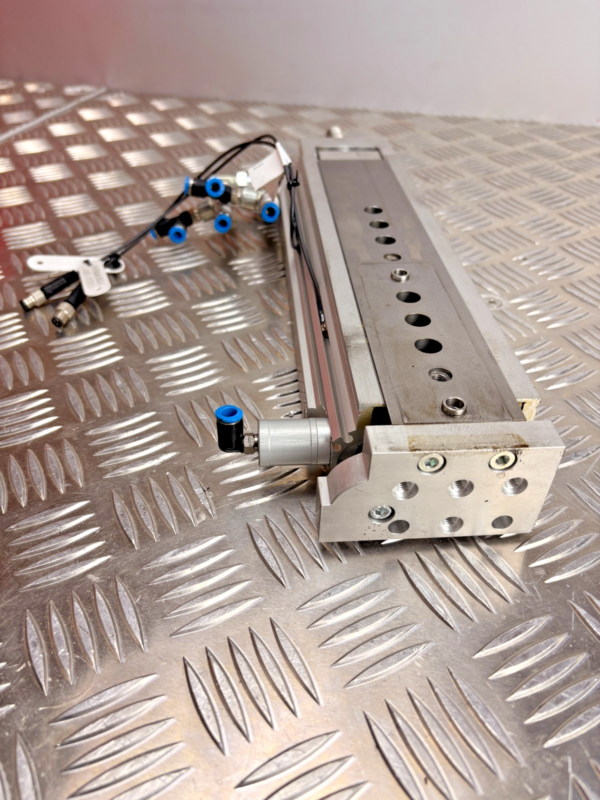 Festo DGSL-20-150-C-PA Pneumatic Linear Slide Cylinder 543908
