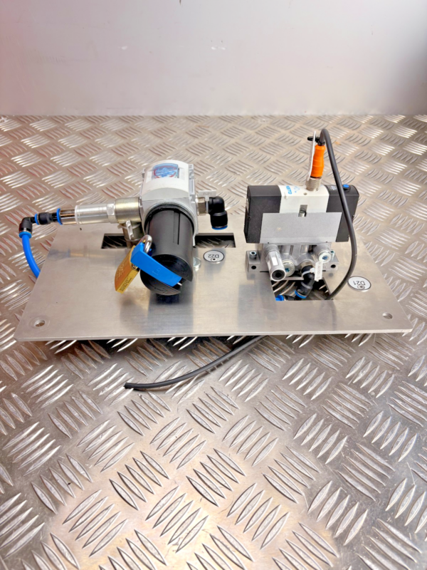 Festo MS6-LR-1/2-D6-RG-AS Pneumatic Air Regulator + Solenoid Valve Assembly Unit